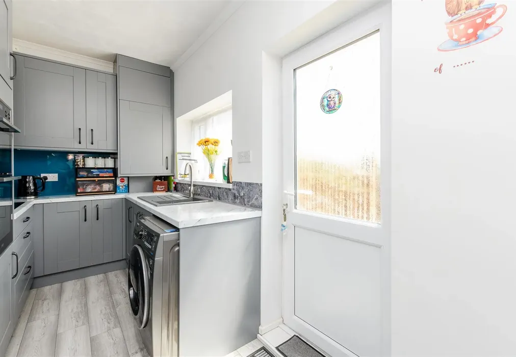 Kitchen - Dale Road, Rochester, Kent - Wards of Kent