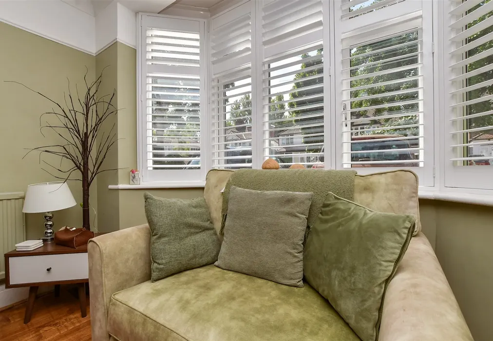 Internal Lifestyle Photograph - Collyer Avenue, Beddington, Surrey - Wards of Kent