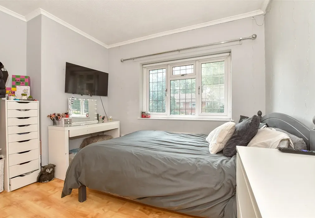 Bedroom 1 - Trench Road, Tonbridge, Kent - Wards of Kent