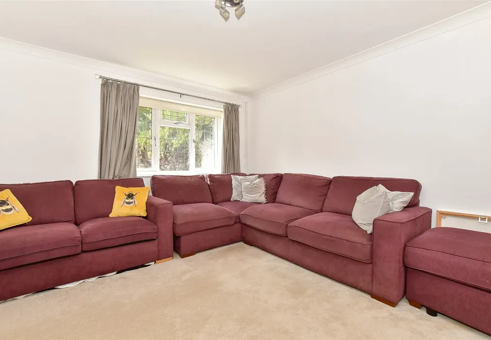 Lounge - Trench Road, Tonbridge, Kent - Wards of Kent