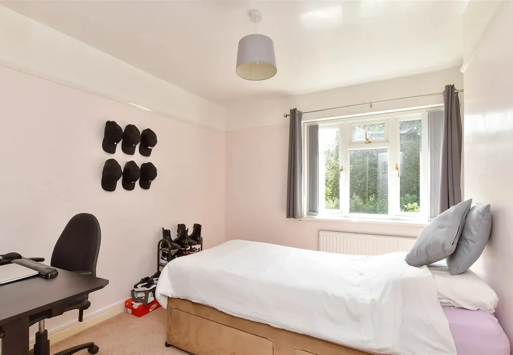 Bedroom 2 - Findon Road, Worthing, West Sussex - Wards of Kent