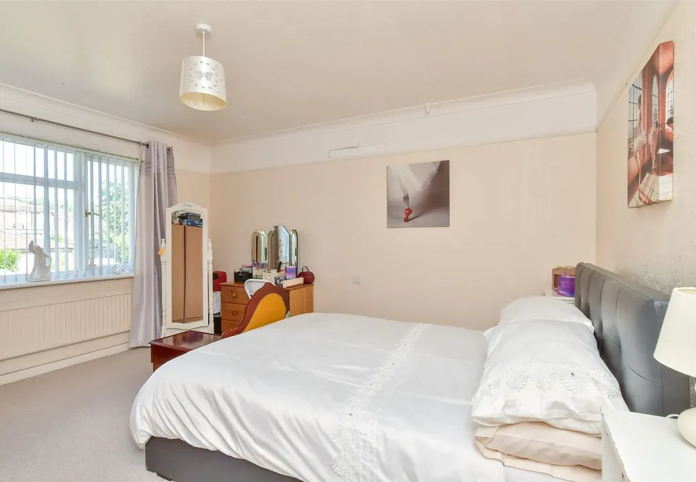 Bedroom 1 - Findon Road, Worthing, West Sussex - Wards of Kent