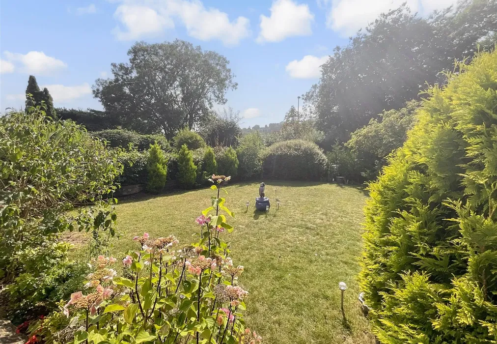 Garden 2 - Findon Road, Worthing, West Sussex - Wards of Kent