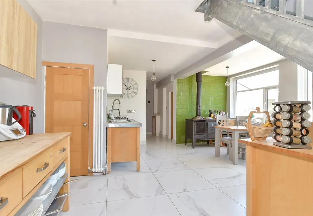 Kitchen/Breakfast Room - Elm Lane, Minster-On-Sea, Sheerness, Kent - Wards of Kent