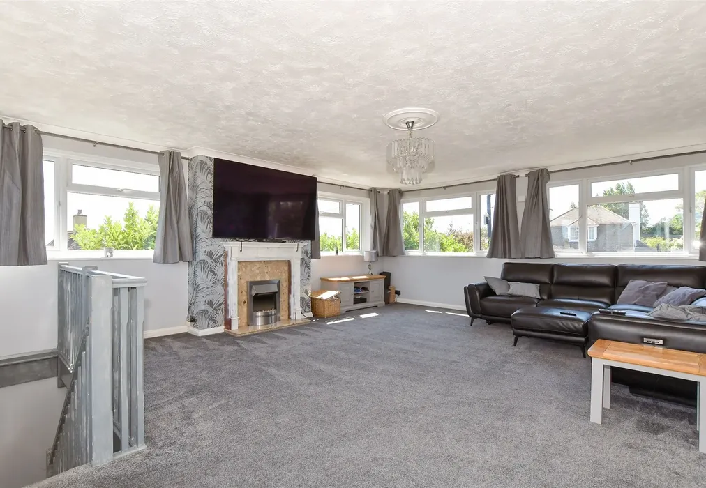 Lounge - Elm Lane, Minster-On-Sea, Sheerness, Kent - Wards of Kent