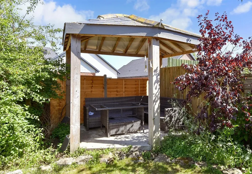 External Lifestyle Photograph - Elm Lane, Minster-On-Sea, Sheerness, Kent - Wards of Kent