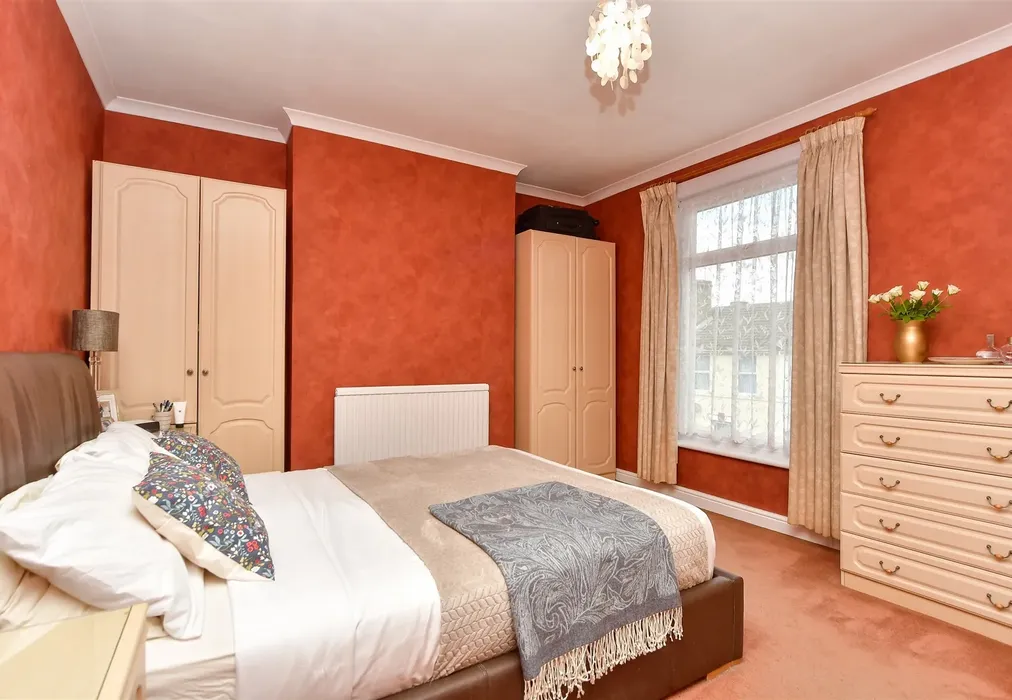 Bedroom 1 - Paget Street, Gillingham, Kent - Wards of Kent