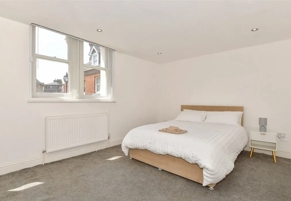 Bedroom 2 - West Street, Faversham, Kent - Wards of Kent