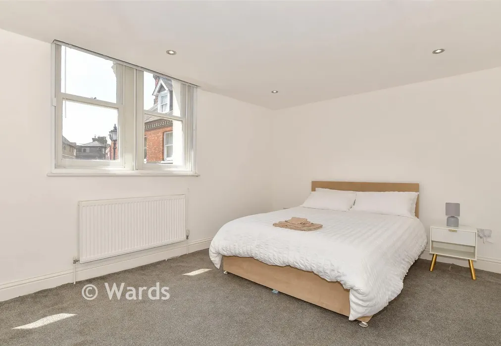 Bedroom 2 - West Street, Faversham, Kent - Wards of Kent