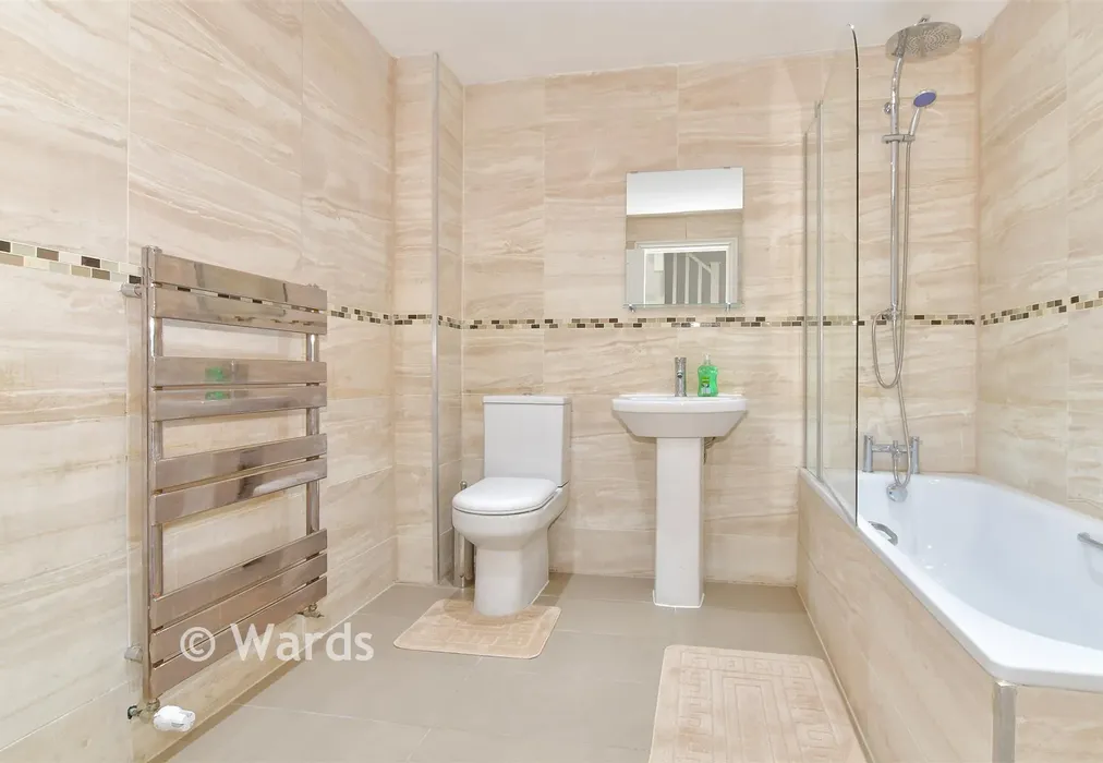 Bathroom - West Street, Faversham, Kent - Wards of Kent