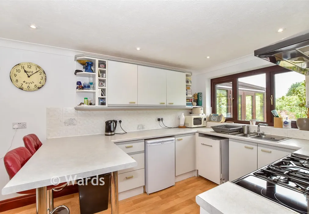 Kitchen - Coast Drive, Greatstone, Kent - Wards of Kent