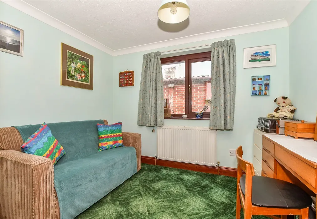 Bedroom 4 - Coast Drive, Greatstone, Kent - Wards of Kent