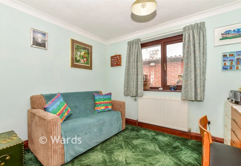 Bedroom 4 - Coast Drive, Greatstone, Kent - Wards of Kent