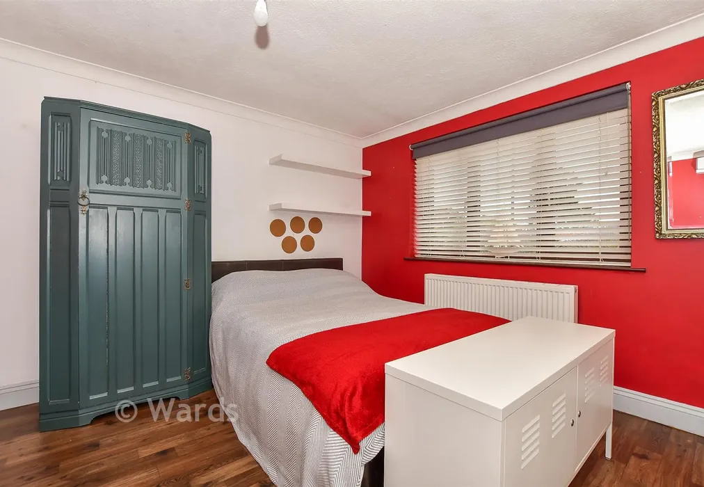 Bedroom 2 - Coast Drive, Greatstone, Kent - Wards of Kent