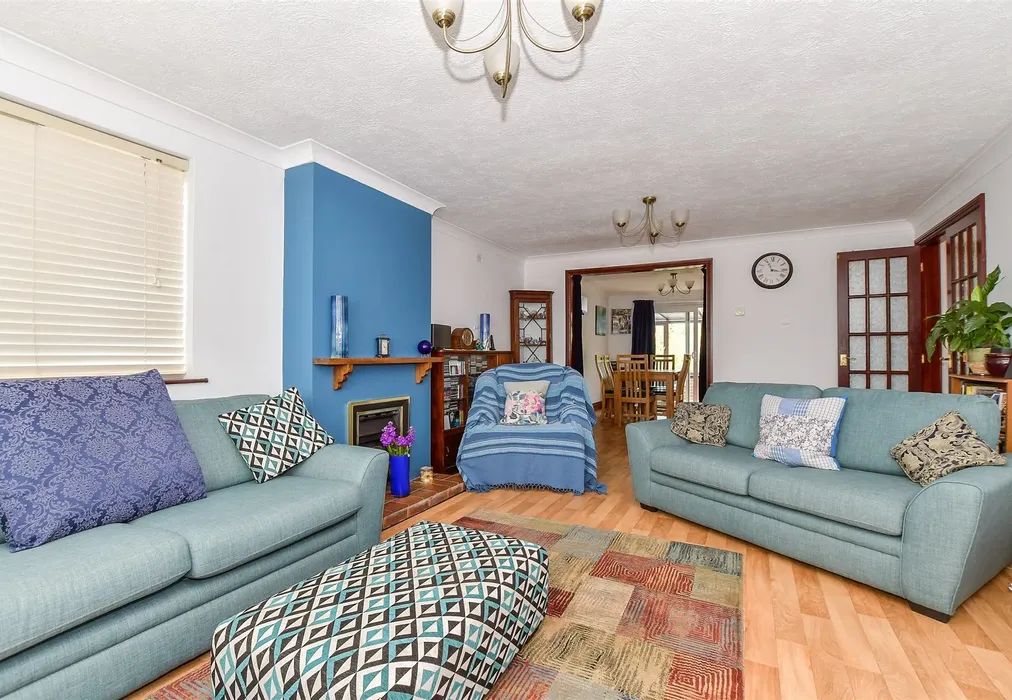 Lounge - Coast Drive, Greatstone, Kent - Wards of Kent