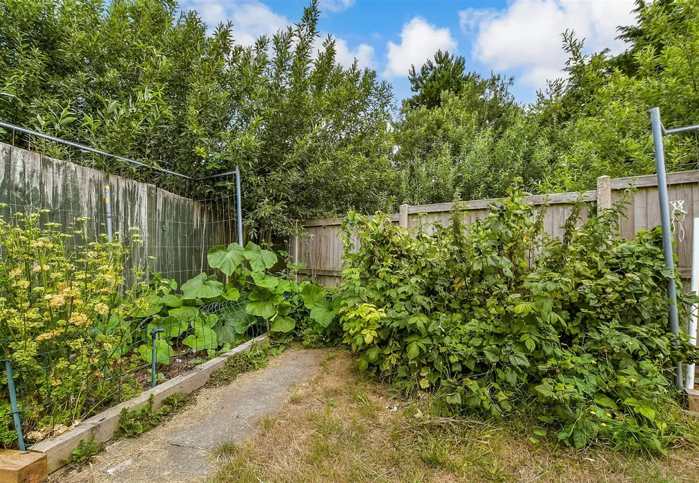 Rear Garden - Coast Drive, Greatstone, Kent - Wards of Kent