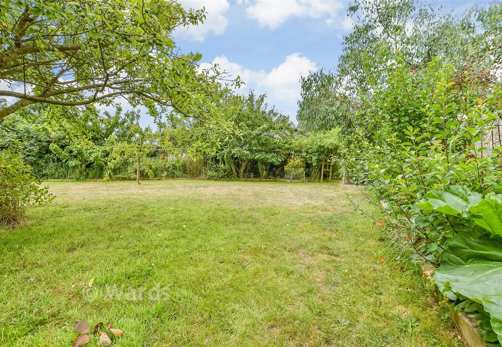 Rear Garden - Coast Drive, Greatstone, Kent - Wards of Kent