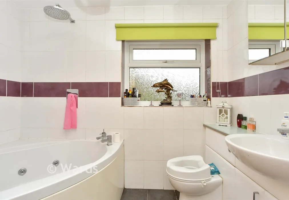 Bathroom - Renown Road, Lords Wood, Chatham, Kent - Wards of Kent