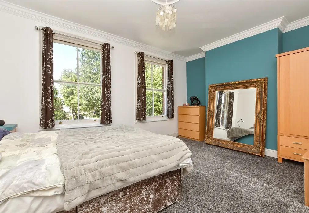 Bedroom 1 - St. Mary's Street, Canterbury, Kent - Wards of Kent
