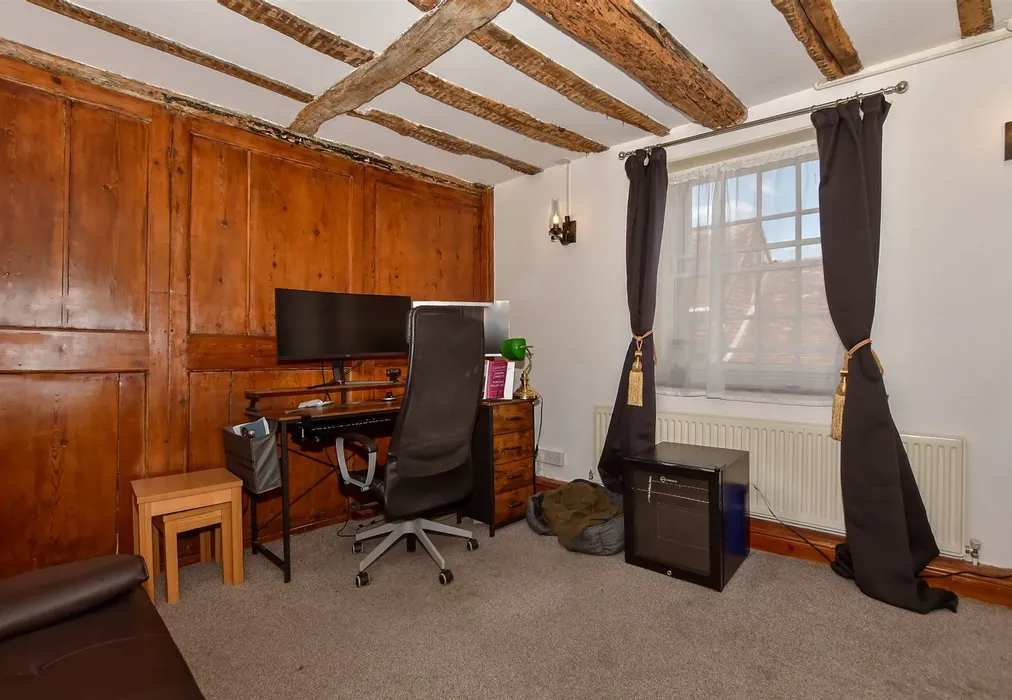 Bedroom 2 - Beer Cart Lane, Canterbury, Kent - Wards of Kent