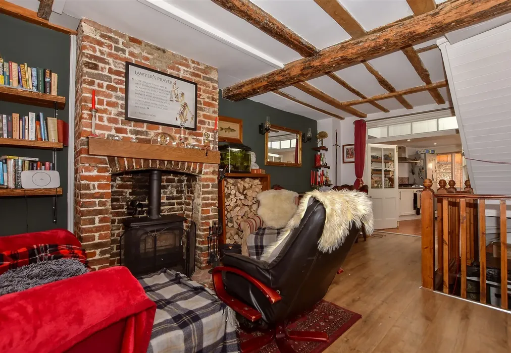 Lounge/Diner - Beer Cart Lane, Canterbury, Kent - Wards of Kent