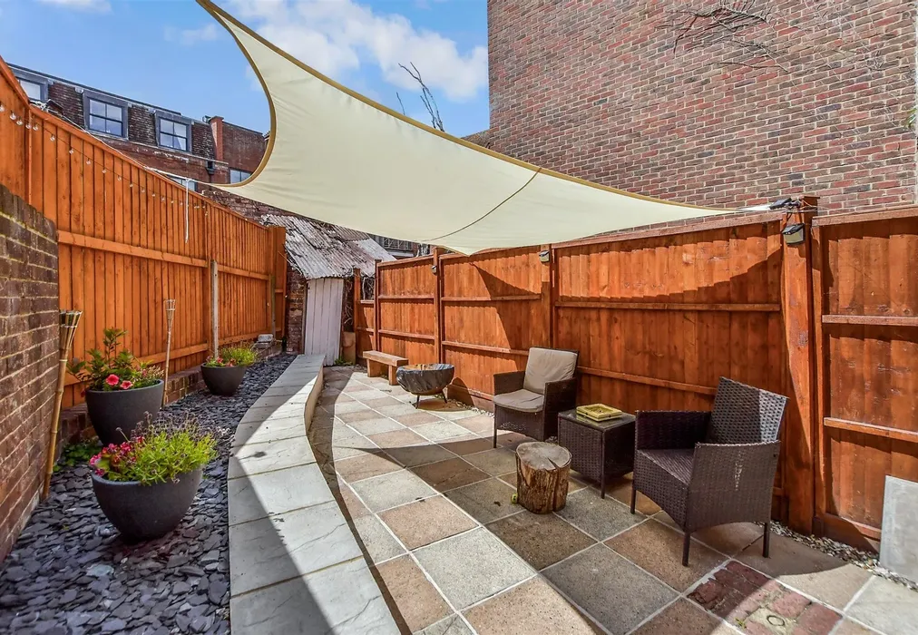 Rear Garden - Beer Cart Lane, Canterbury, Kent - Wards of Kent