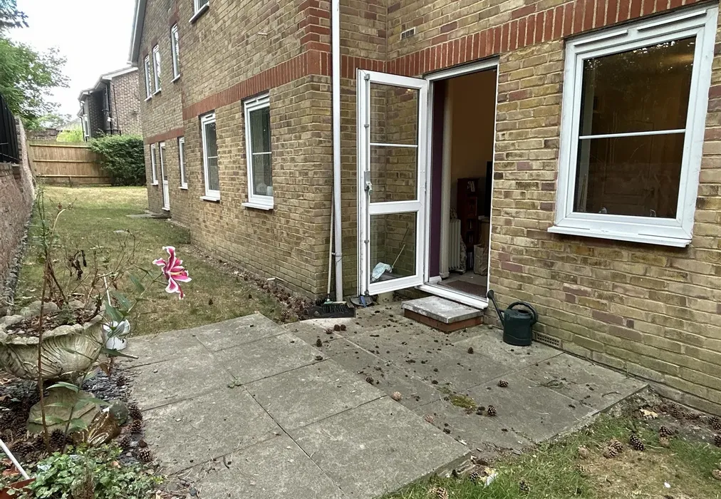 Courtyard - Fairfield Road, Broadstairs, Kent - Wards of Kent