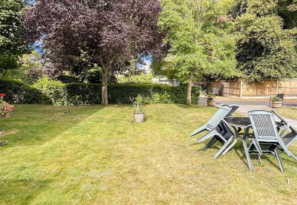 Garden - Fairfield Road, Broadstairs, Kent - Wards of Kent