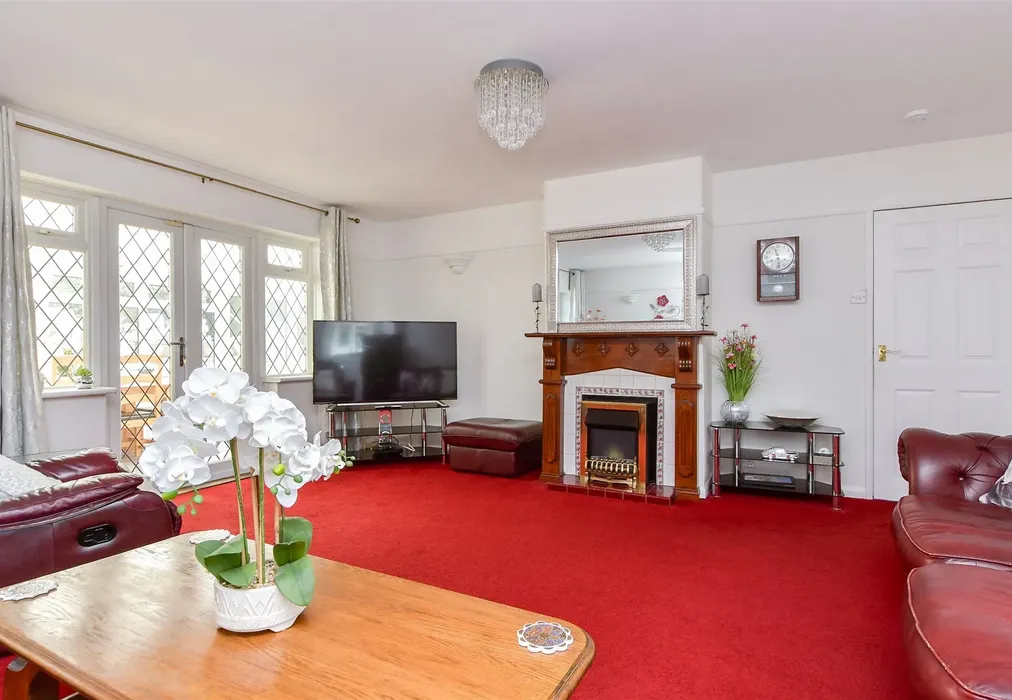 Lounge - Bradstow Way, Broadstairs, Kent - Wards of Kent