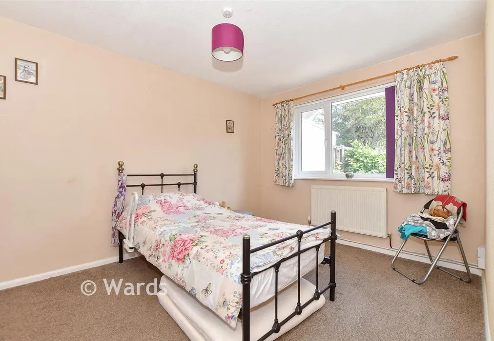 Bedroom 1 - Poplar Lane, Lydd, Kent - Wards of Kent