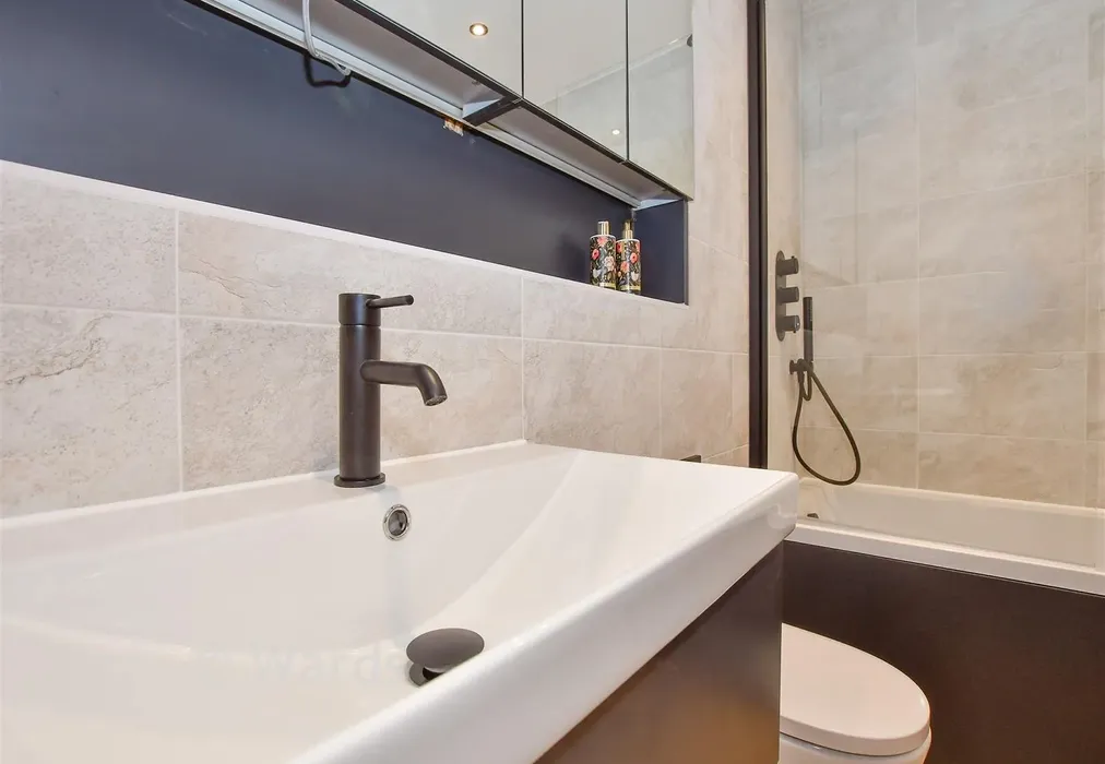 Internal Lifestyle - Mill Hall, Aylesford, Kent - Wards of Kent