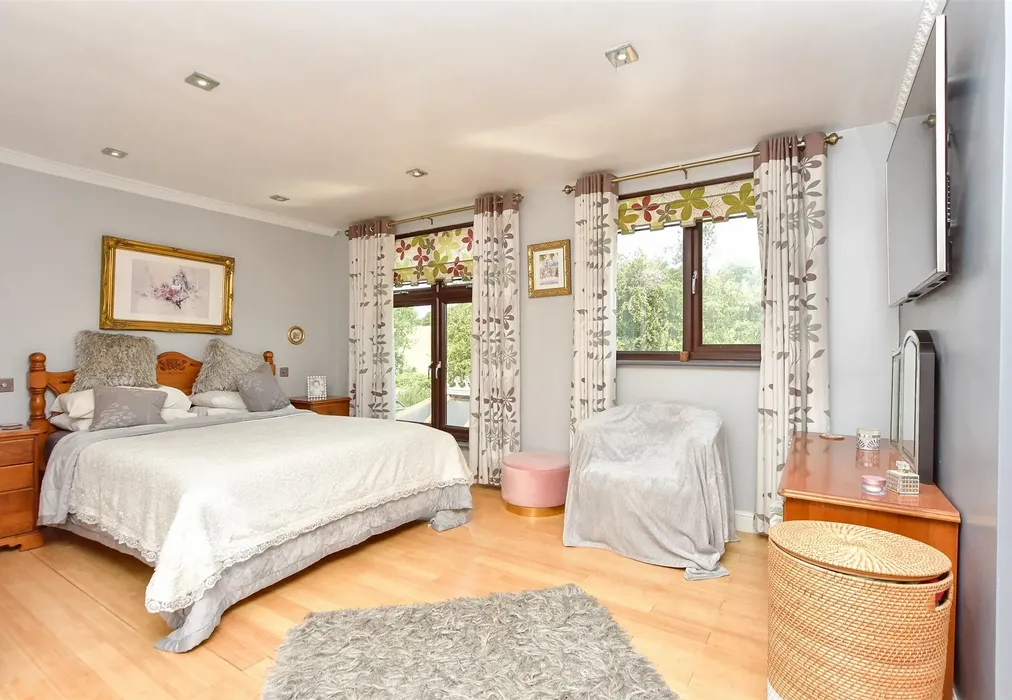 Bedroom 2 - Nelson Avenue, Minster On Sea, Sheerness, Kent - Wards of Kent