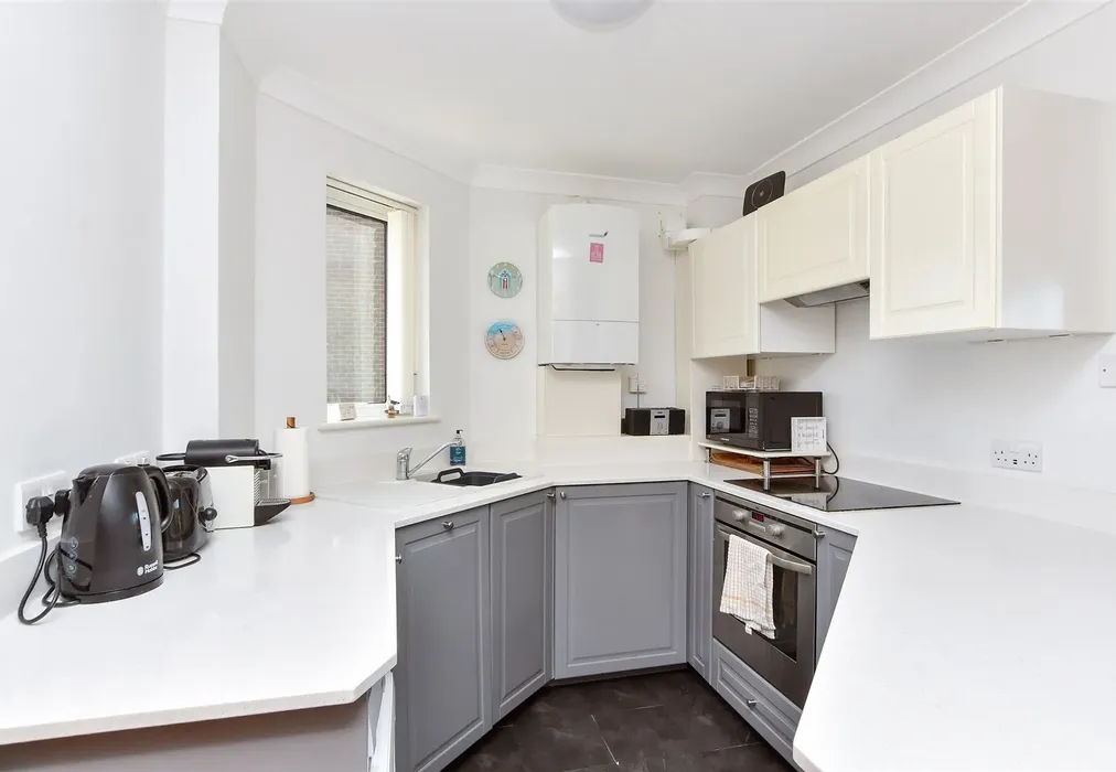 Kitchen - Sea Road, Westgate-On-Sea, Kent - Wards of Kent