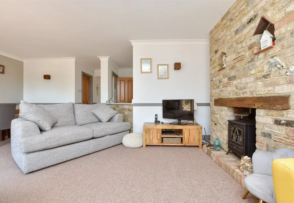 Lounge - Sea Road, Westgate-On-Sea, Kent - Wards of Kent