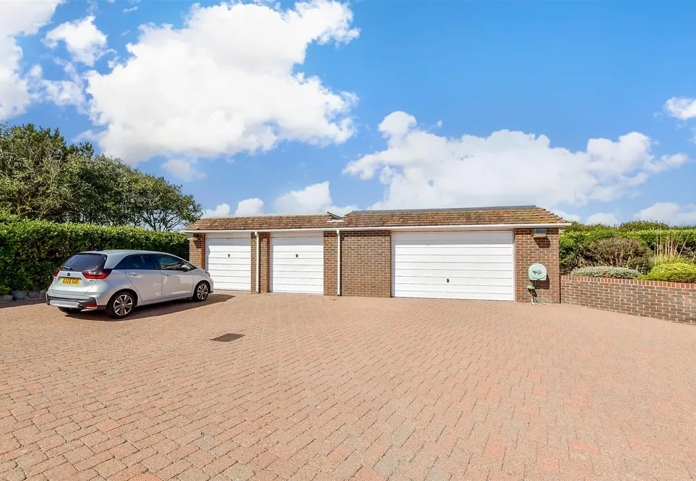 Garage - Sea Road, Westgate-On-Sea, Kent - Wards of Kent
