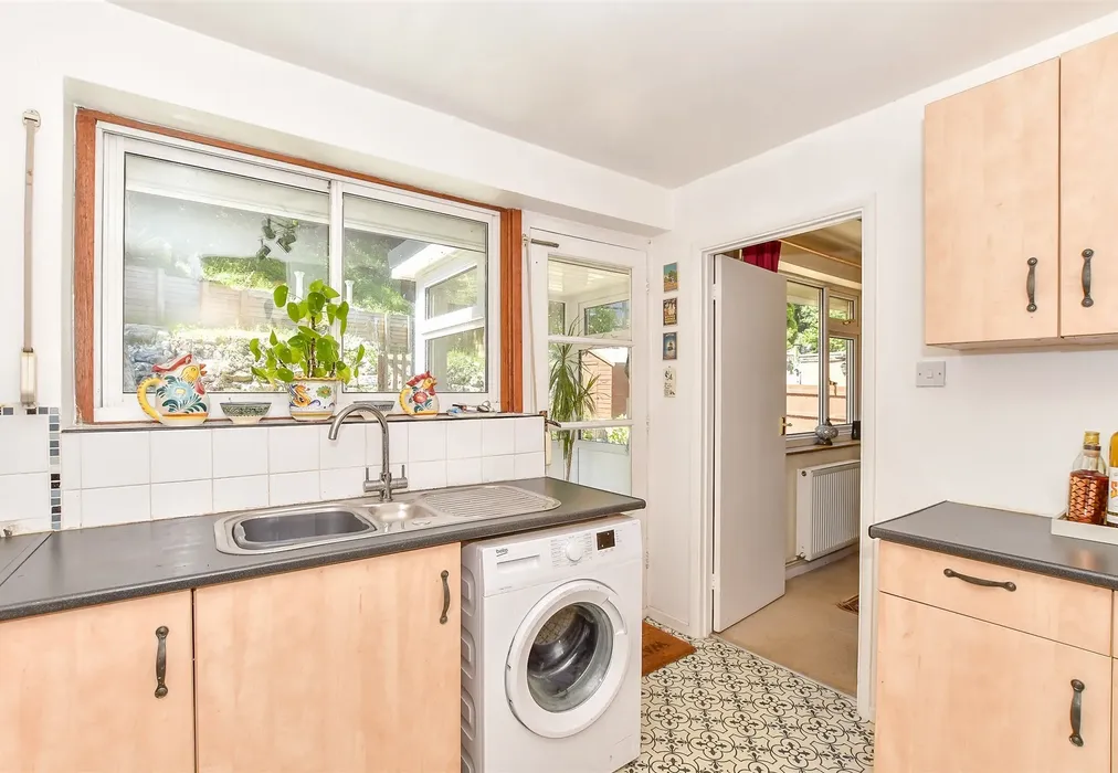Kitchen - Valley Road, Sandgate, Folkestone, Kent - Wards of Kent