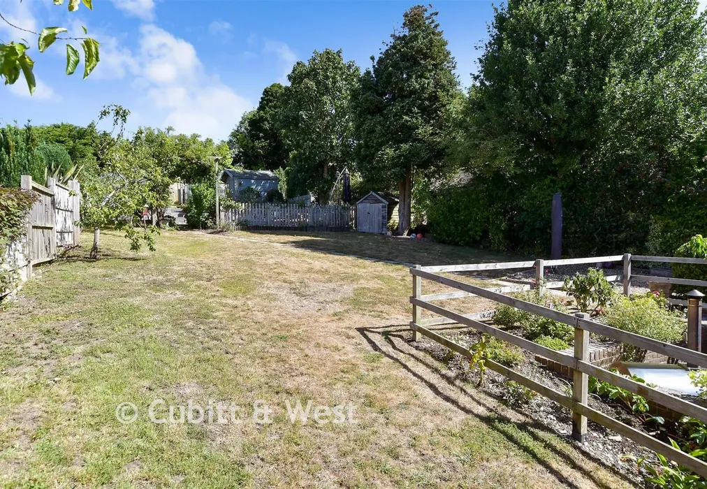 Rear Garden - Crescent Drive North, Woodingdean, Brighton, East Sussex - Wards of Kent