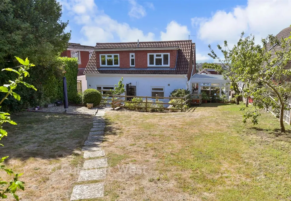 Rear Garden - Crescent Drive North, Woodingdean, Brighton, East Sussex - Wards of Kent