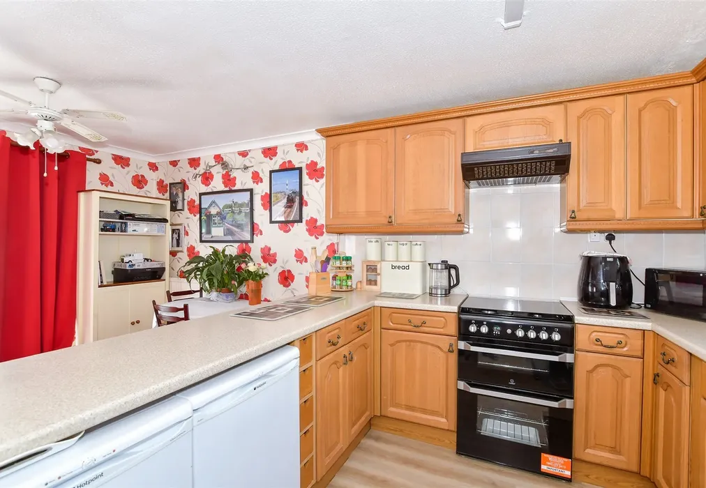 Kitchen/Dining Area - Perry Street, Maidstone, Kent - Wards of Kent