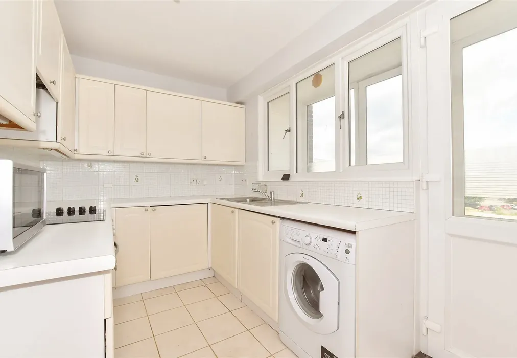 Kitchen - The Gateway, Dover, Kent - Wards of Kent