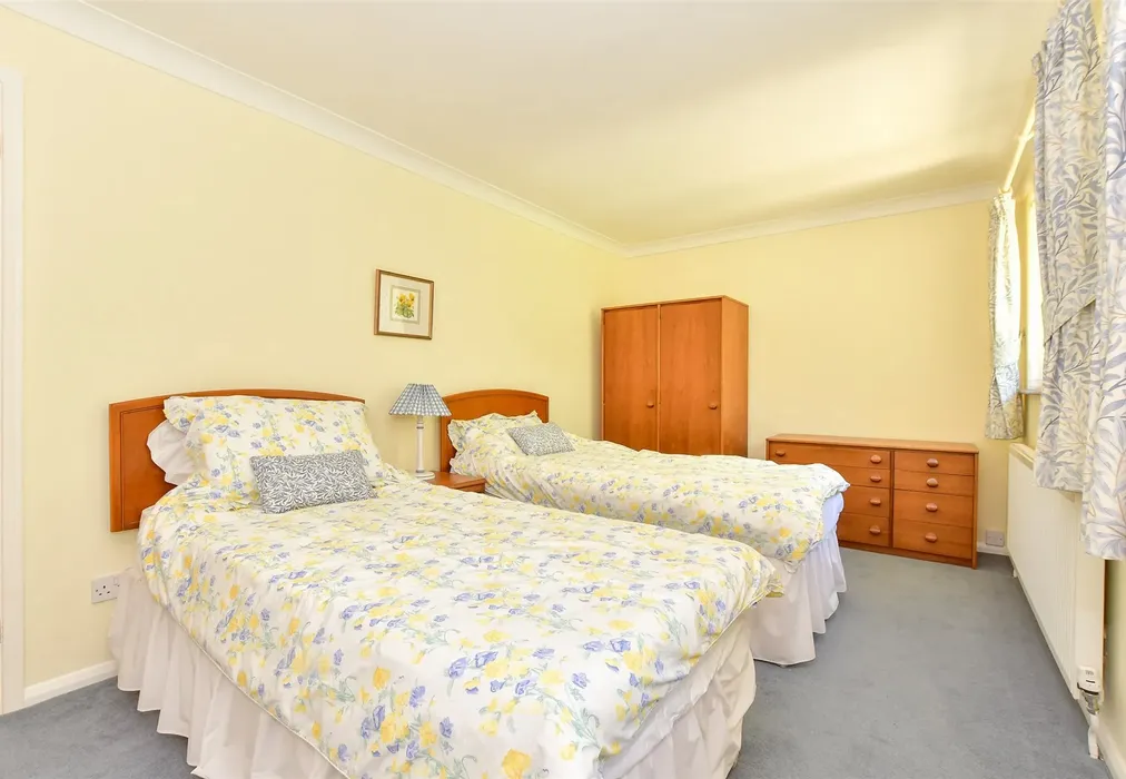 Bedroom 2 - Beacon Walk, Tenterden, Kent - Wards of Kent