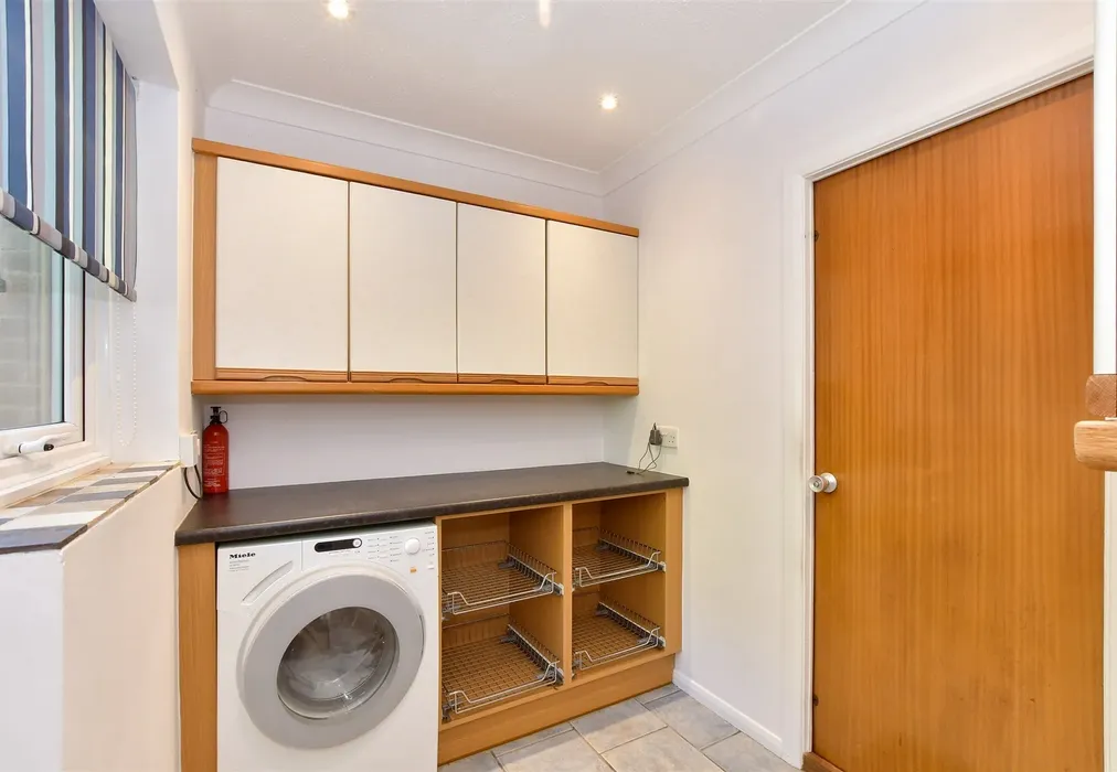 Utility Room - Beacon Walk, Tenterden, Kent - Wards of Kent