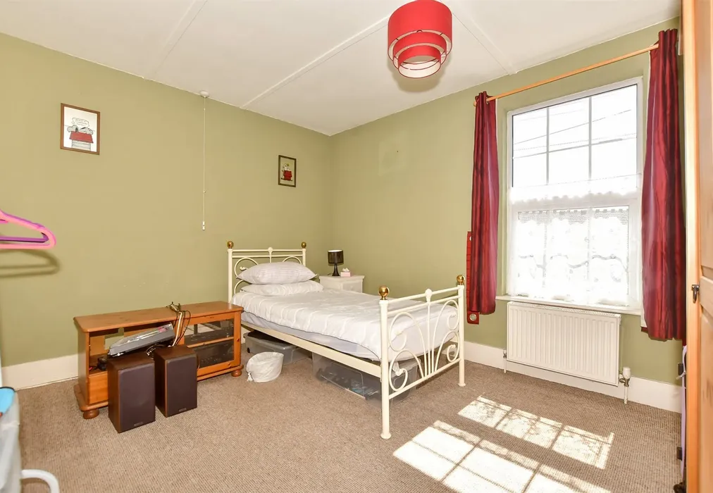Bedroom 2 - Golf Road, Deal, Kent - Wards of Kent