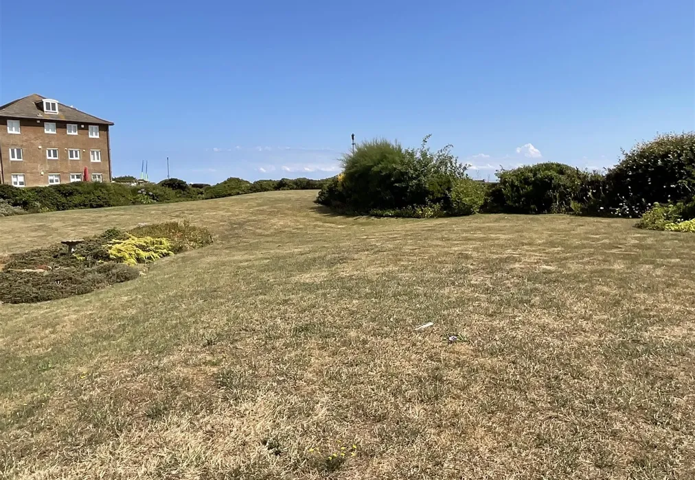 Comunal Garden - South Road, Hythe, Kent - Wards of Kent