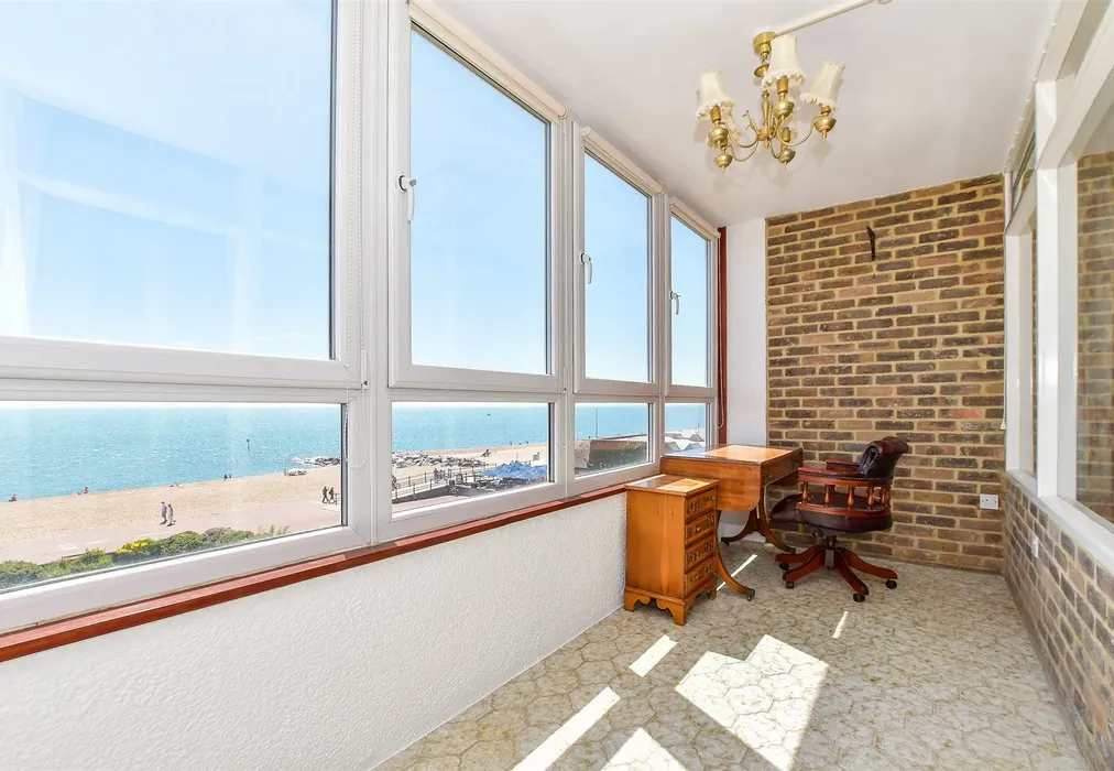 Sun Room - South Road, Hythe, Kent - Wards of Kent