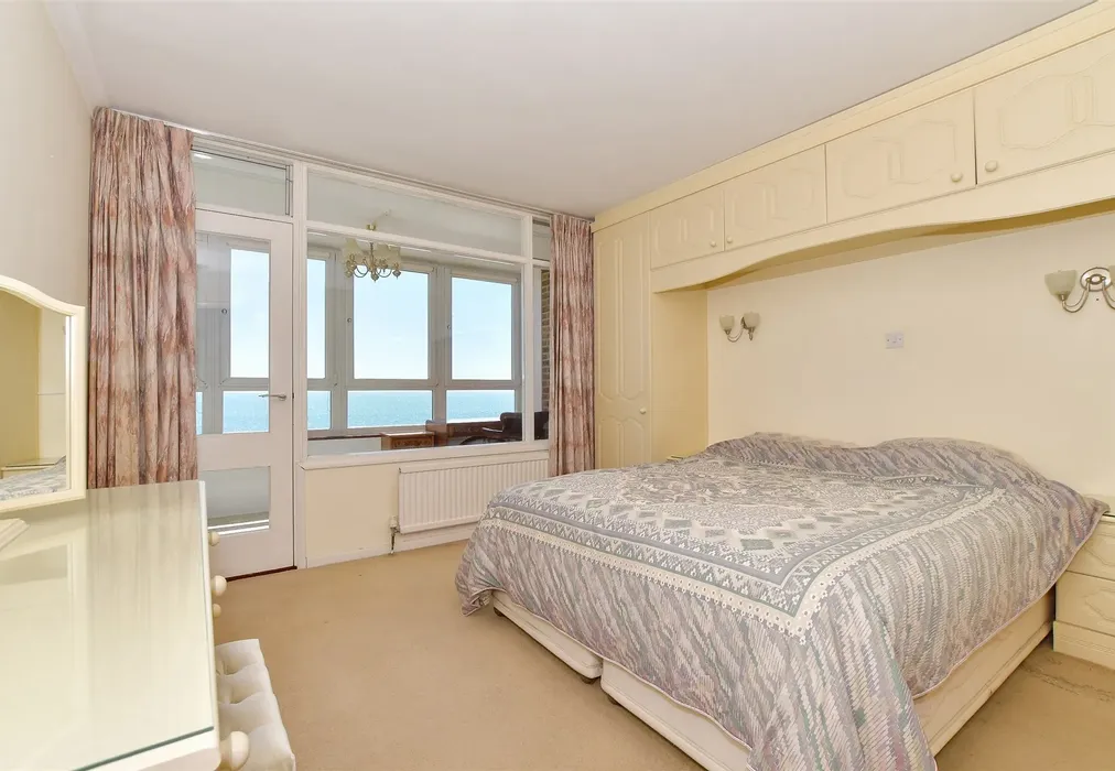 Bedroom 1 - South Road, Hythe, Kent - Wards of Kent