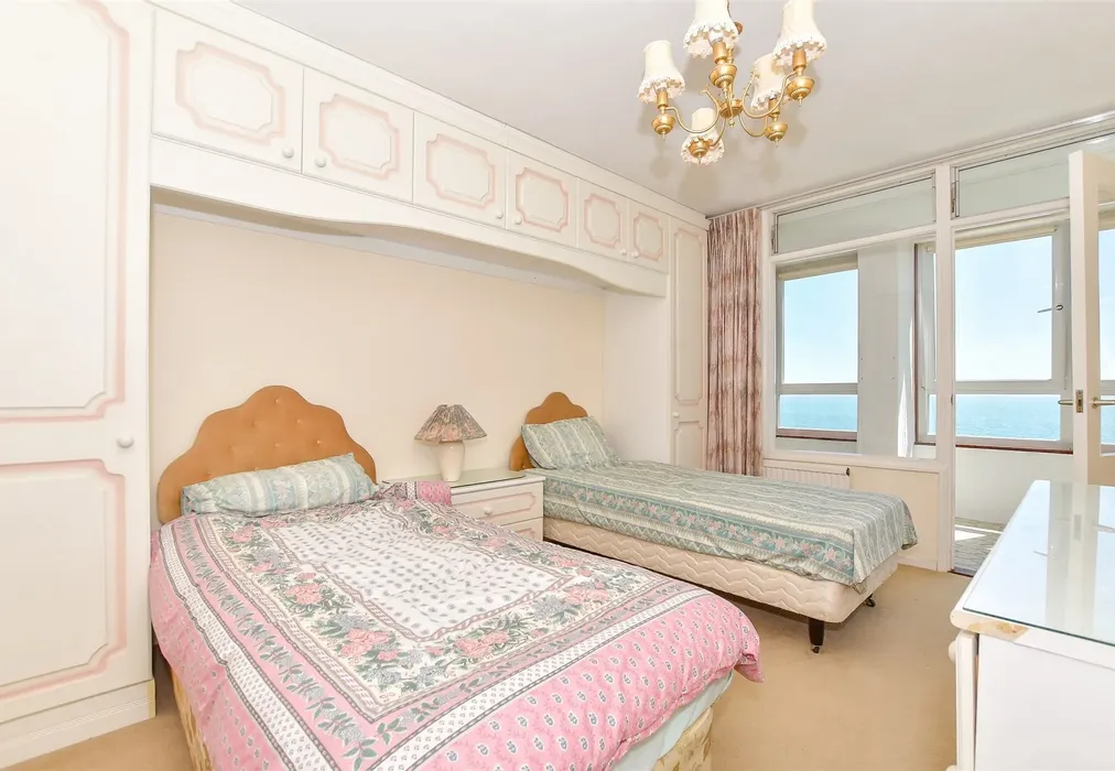 Bedroom 2 - South Road, Hythe, Kent - Wards of Kent