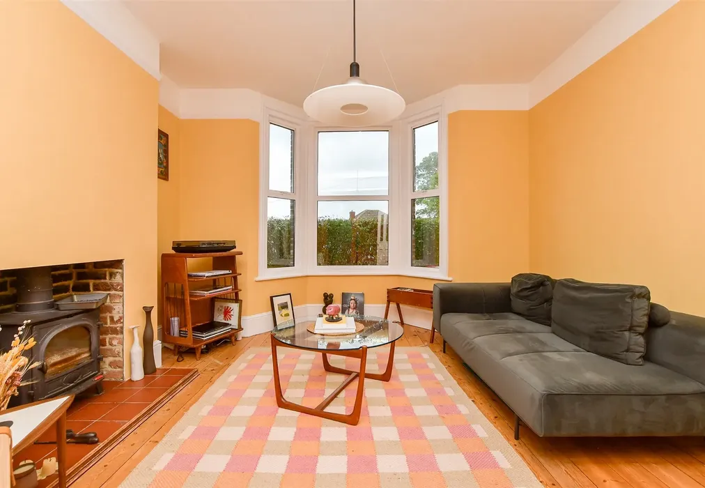 Lounge - Borstal Hill, Whitstable, Kent - Wards of Kent