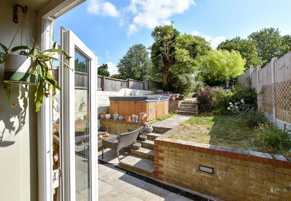 Internal Lifestyle Photograph - Margate Road, Ramsgate, Kent - Wards of Kent