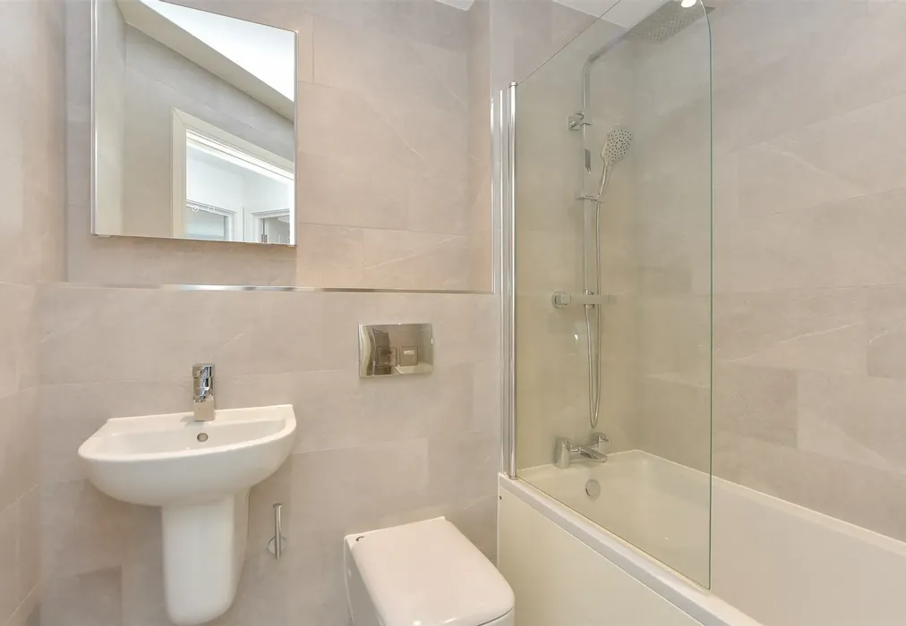 Bathroom - Old Road, Chatham, Kent - Wards of Kent